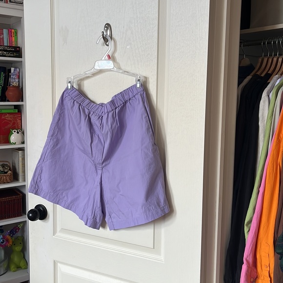 EUC aritzia Wilfred cotton poplin shorts in size M, colour lavender - Picture 2 of 5